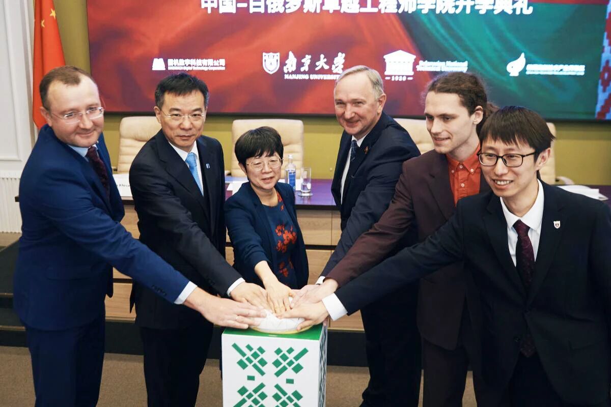 8b4892b5b2f7b5367933bbca2f6e6df9.jpg PG试玩